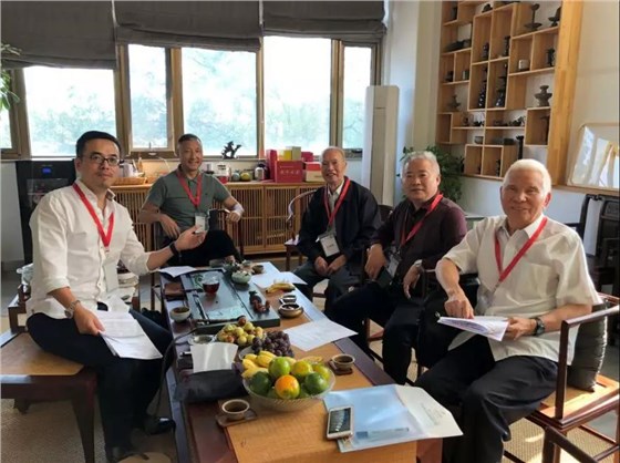 由左向右依次為王春龍先生、常志剛先生、王錦燧先生、徐華先生、任元會先生