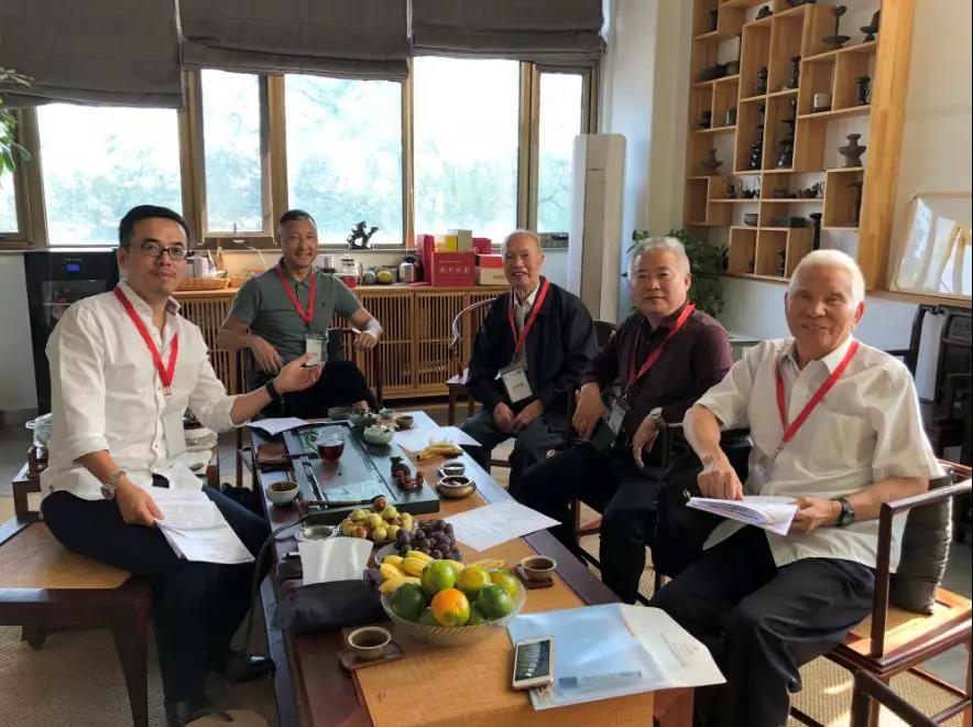 由左向右依次為王春龍先生、常志剛先生、王錦燧先生、徐華先生、任元會先生