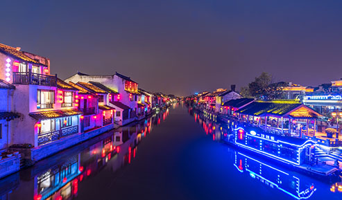 江蘇、無錫靈山夜景燈光秀 夜晚變仙境