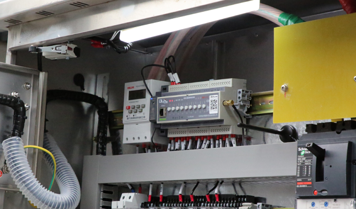 央視上?？傉緡H傳媒港燈光項目配電箱